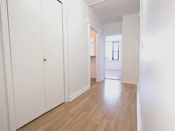 1055 Blvd East image 2 of 22