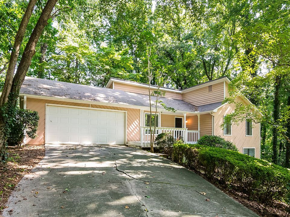 1st image of 2858 Forest Wood Dr NE