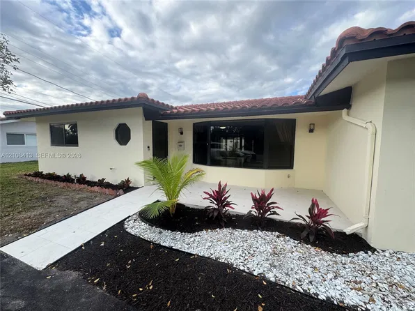 1109 SE 10th St, Deerfield Beach, FL 33441