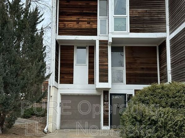 1631 N 109th Plz