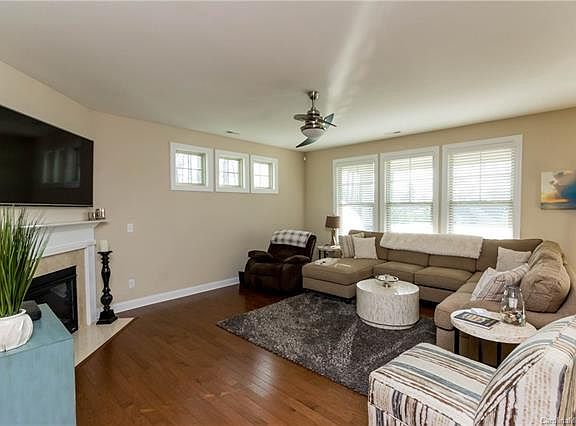 5th image of 326 Gibson Park Dr