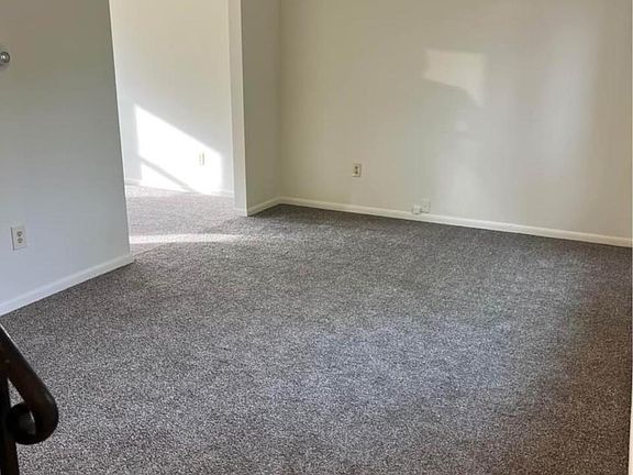 5th image of 22 Donnelly Dr #2