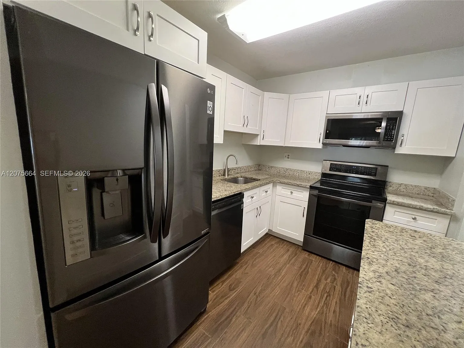 Heritage Circle Condo — Photo 3