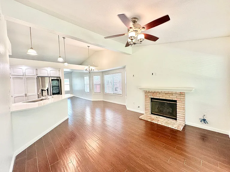 1415 Henshaw Rd — Photo 16