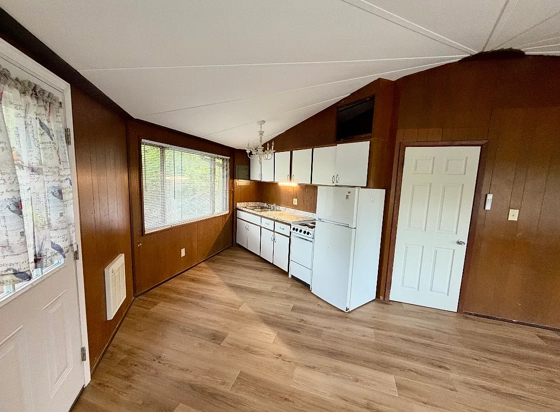 31 Aurora Drive — Photo 3