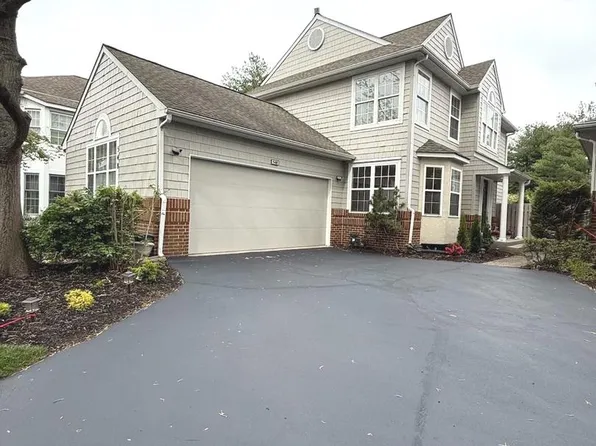 548 Palmer Farm Dr, Yardley, PA 19067
