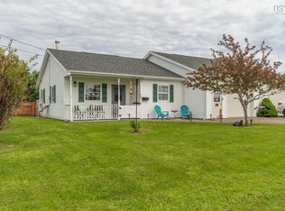 109 S East St, Yarmouth, NS B5A1R2
