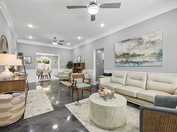 4th image of 12 Dallyon Ave