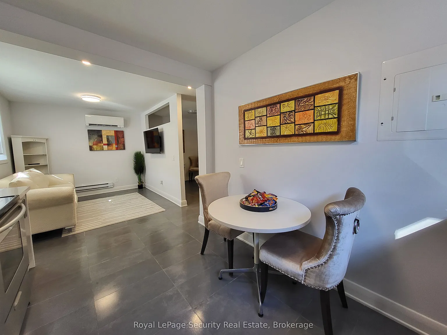 2 bed, $2,000 — Photo 3