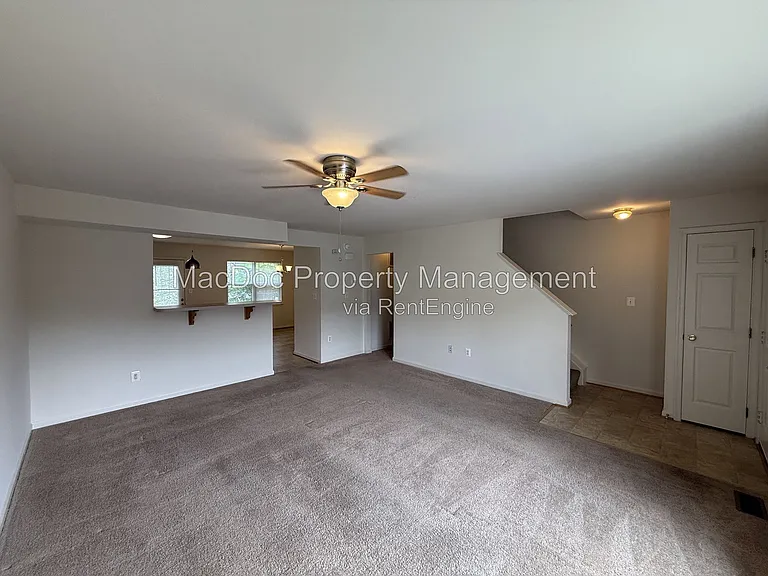 219 Merrill Ct — Photo 4
