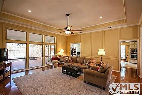5th image of 4511 Michelle Dr