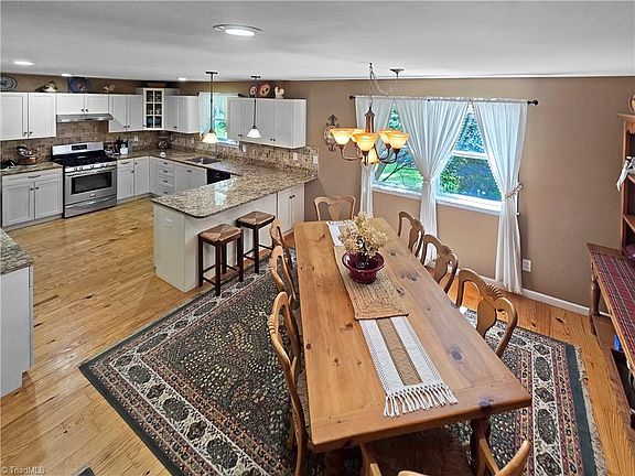 5th image of 13641 Traphill Rd