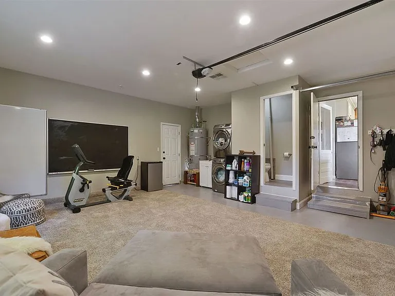 123 Kingsdale Dr — Photo 32