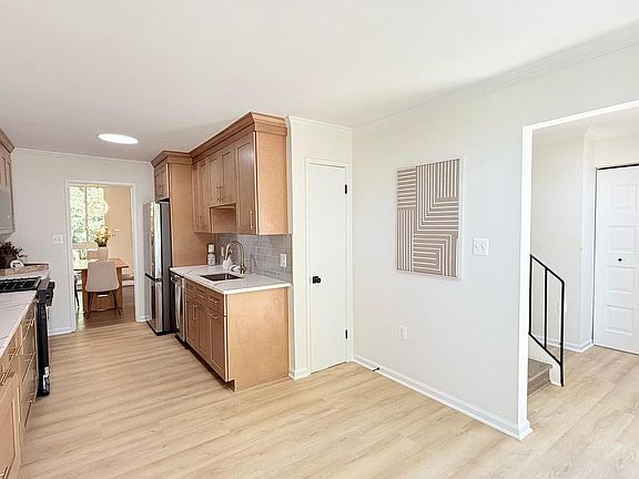3rd image of 4933 Oriskany Dr