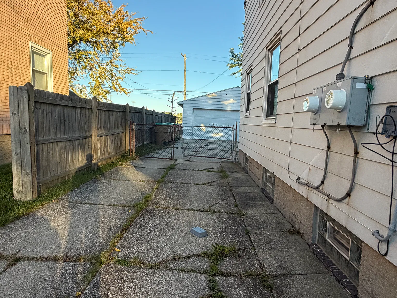 2 bed, 1000 sqft, $1,400 — Photo 3