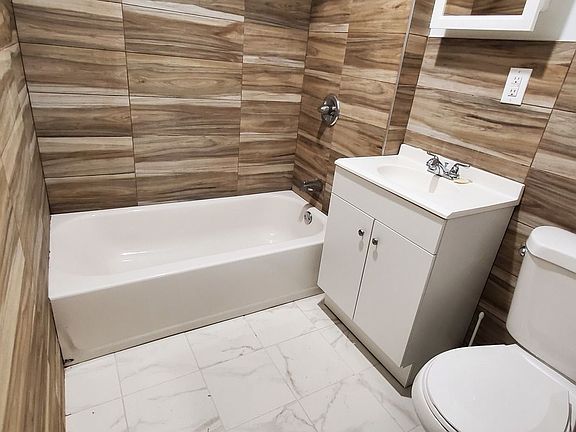 4th image of 237 W 136th St #3F
