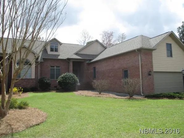 5003 Club House Dr, New Bern, NC 28562