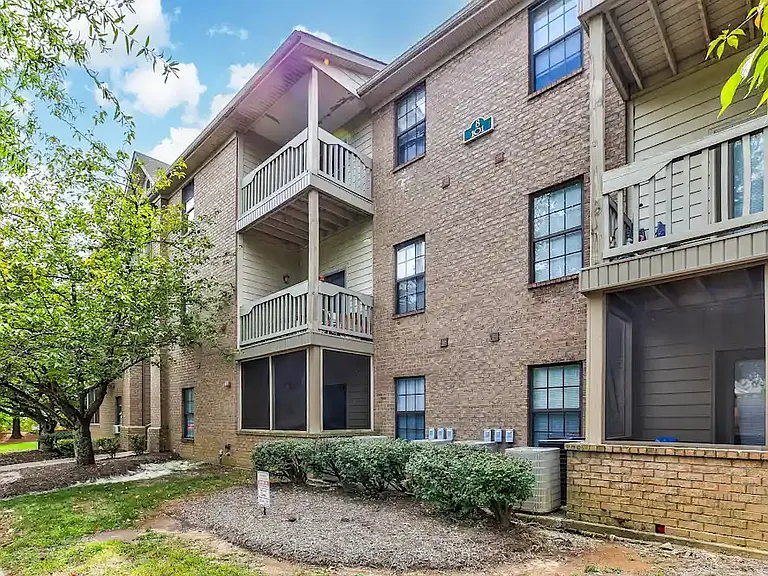Georgetown Oaks Apartments — Photo 1