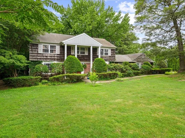 16 Norma Lane, Dix Hills, NY 11746