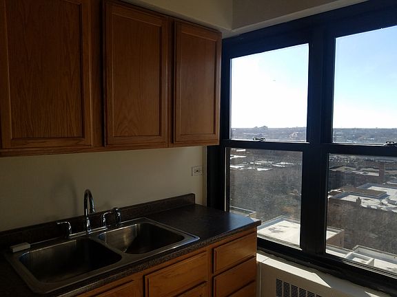 3rd image of 6118 N Sheridan Rd APT 1207