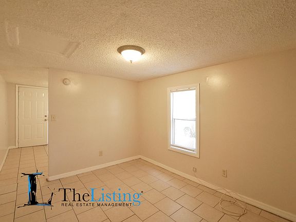 5th image of 1005 Pine Ave