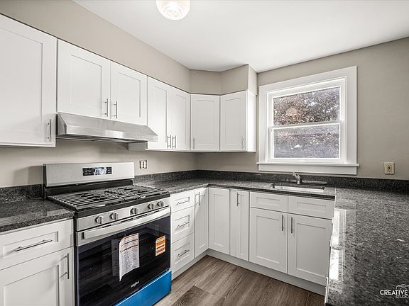 4th image of 334 Arbor Ave #2