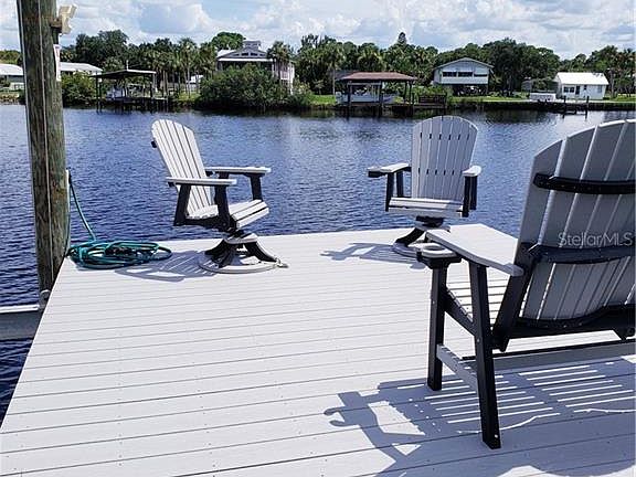 4th image of 808 Blue Heron Blvd