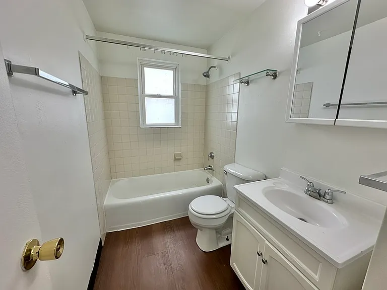 1095 Gillingham Rd #D — Photo 11