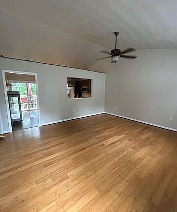 3rd image of 4509 Long Acre Dr NE