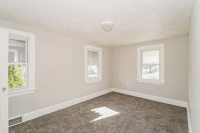 1420 Oakwood Ave — Photo 9