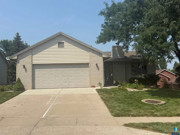 4712 E Hanna Cir, Sioux Falls, SD 57110