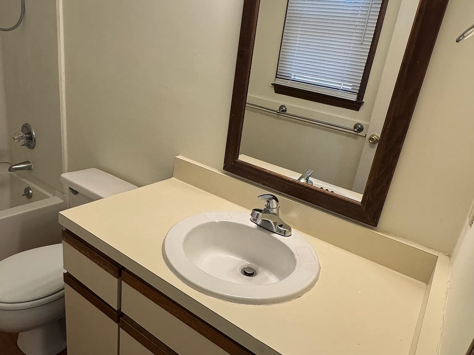 3 bed, 1330 sqft, $1,825 — Photo 4