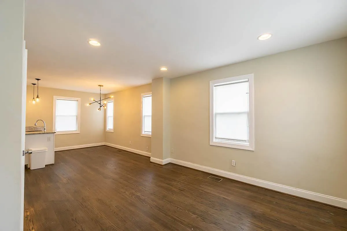 4 bed, 2.5 bath, 1512 sqft, $2,400 — Photo 3