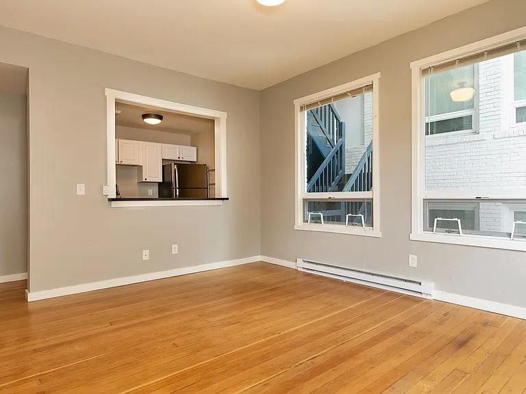 Clairemont Apartments — Photo 34