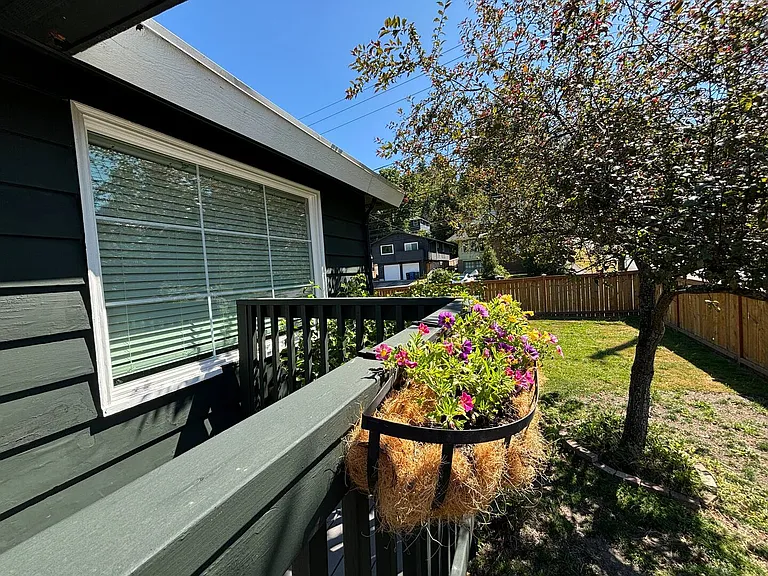 3018 E Denny Way — Photo 31