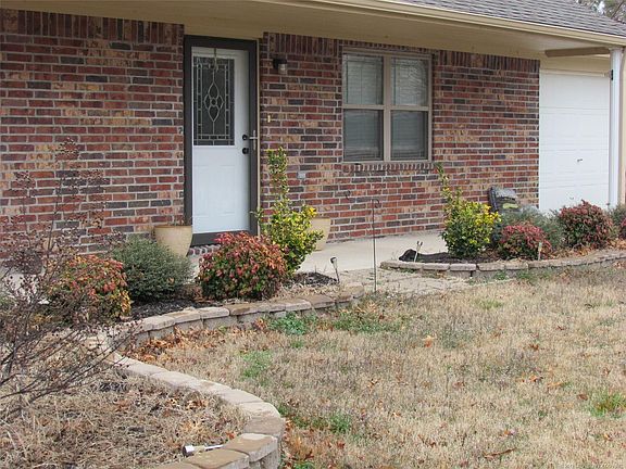 2nd image of 54 Dogwood Trl
