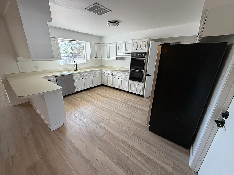 4128 Perth Dr — Photo 24
