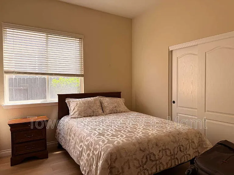 12040 Gold Pointe Ln — Photo 24