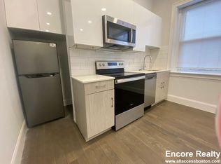 104 Queensberry St APT 11, Boston, MA 02215