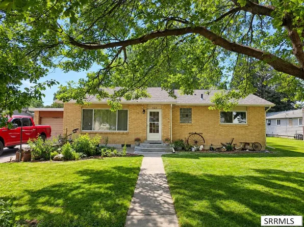 420 S 3rd St W, Aberdeen, ID 83210