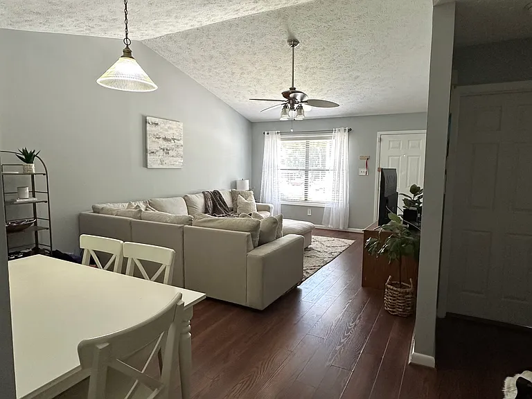151 Villa Dr #151 — Photo 5