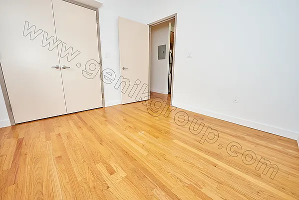 Rented by Genik Group Corp | media 36