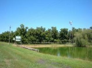 66 Rice Ln, Ray City, GA 31645
