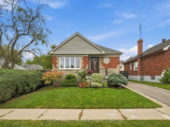 379 Arthur St, Oshawa, ON L1H 1P2