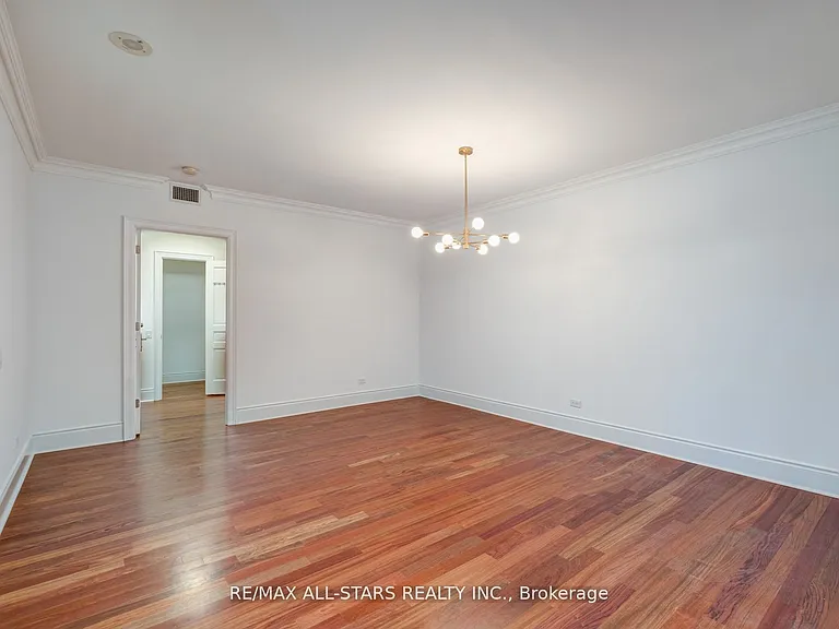 7071 Bayview Ave #211 — Photo 23