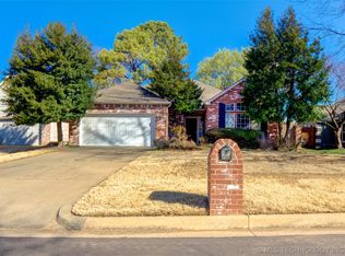 8911 E 100th Ct, Tulsa, OK 74133