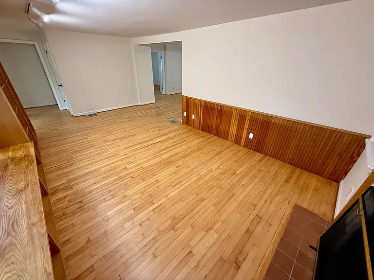 325 Highland Rd — Photo 8