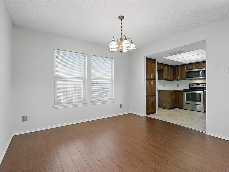 338 Edgewood Dr — Photo 6