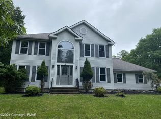 1392 Grand Mesa Dr, Effort, PA 18330
