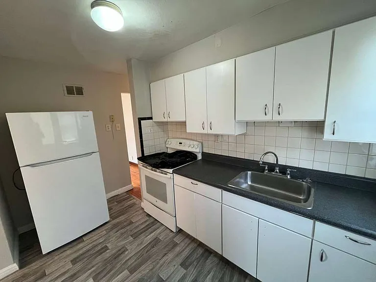 9813 Lullaby Ln — Photo 12